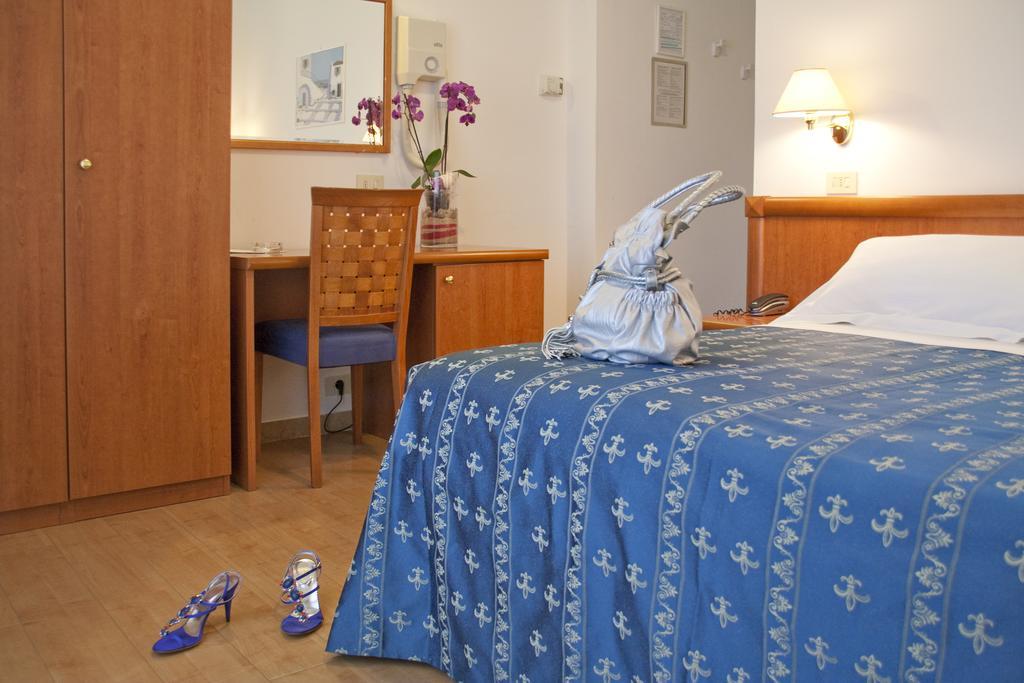 Hotel Mon Pays Riccione Cameră foto